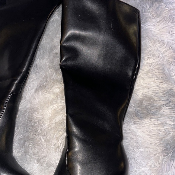 Scoop Black Knee-High Women's Boots - Size 7 1/2 - Picture 4 of 8